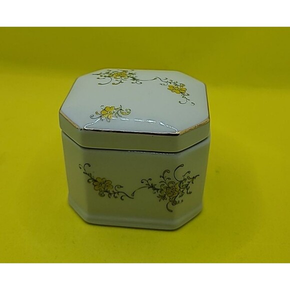 Vintage Takahashi San Francisco Porcelain Trinket Box yellow Floral  med 2" - Picture 2 of 8